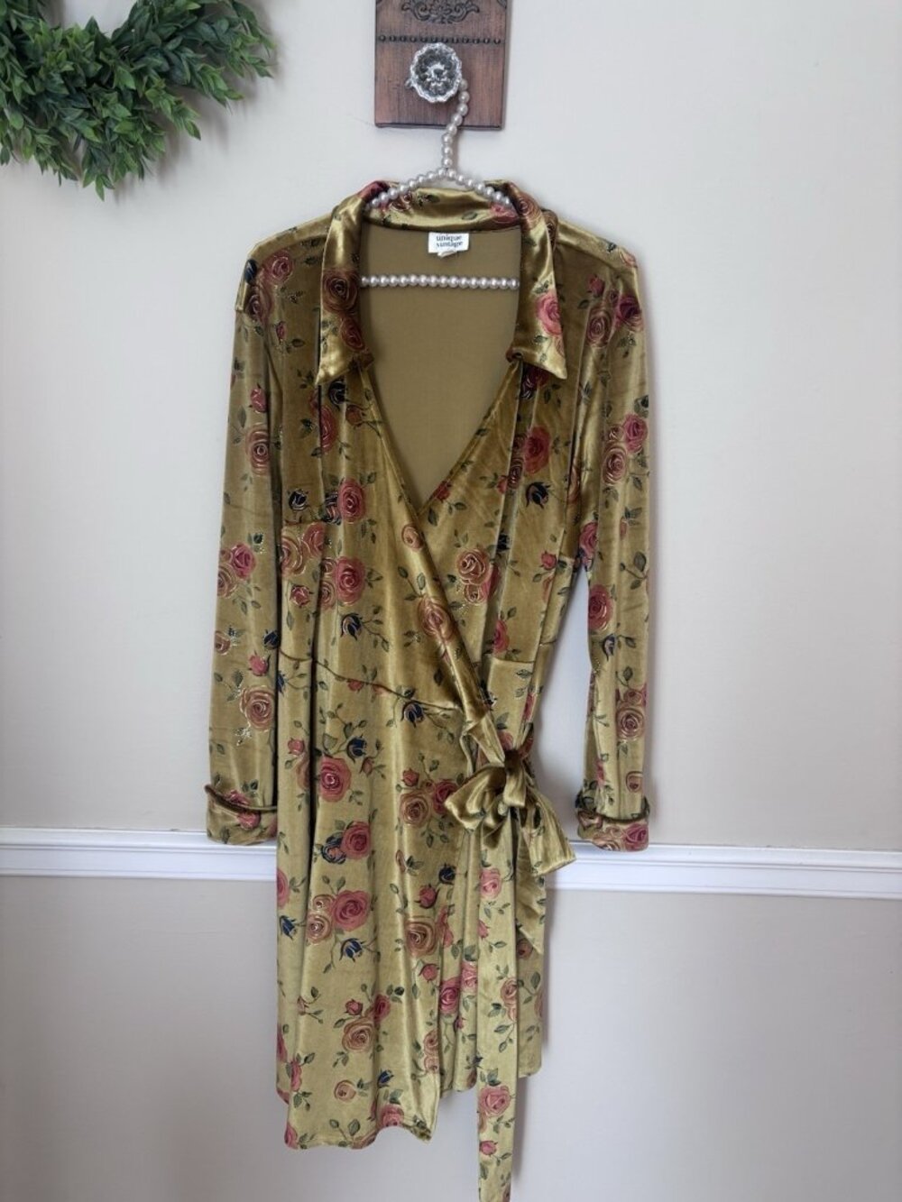 Unique Vintage Size 2X Chartreuse Red Rose Floral Velvet Wrap Dress